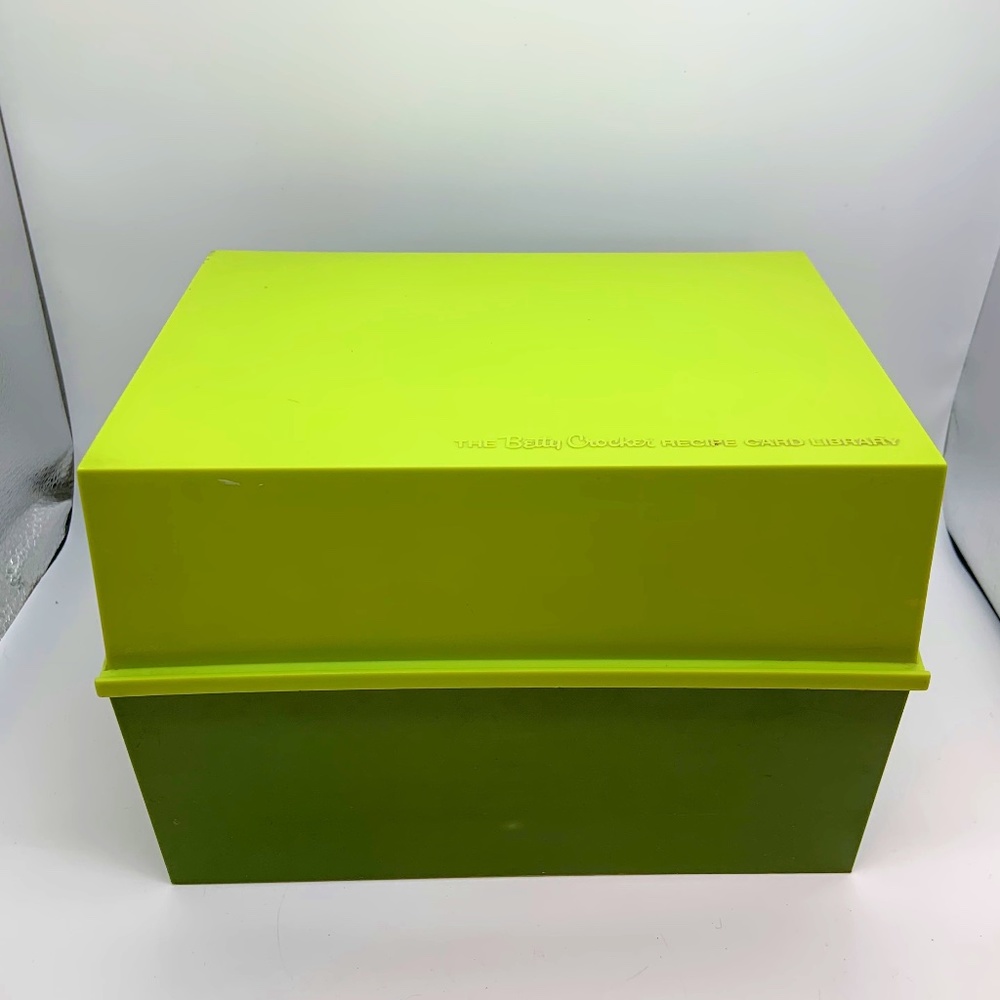 Vintage 1970s Betty Crocker Recipe Plastic Card Library Avacado Green